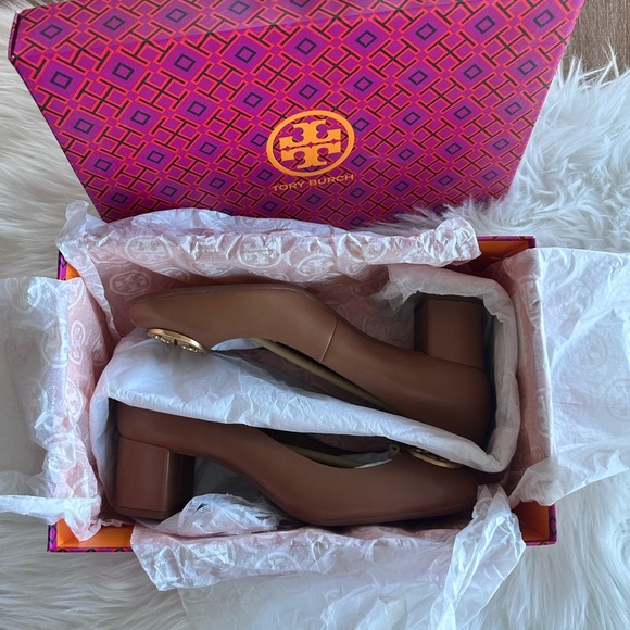 NWB Tory Burch Chelsea 50mm Pumps Napa Leather in Royal Tan - Picture 2 of 13